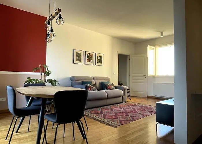 Moderno In Tenuta Melloni Daire *