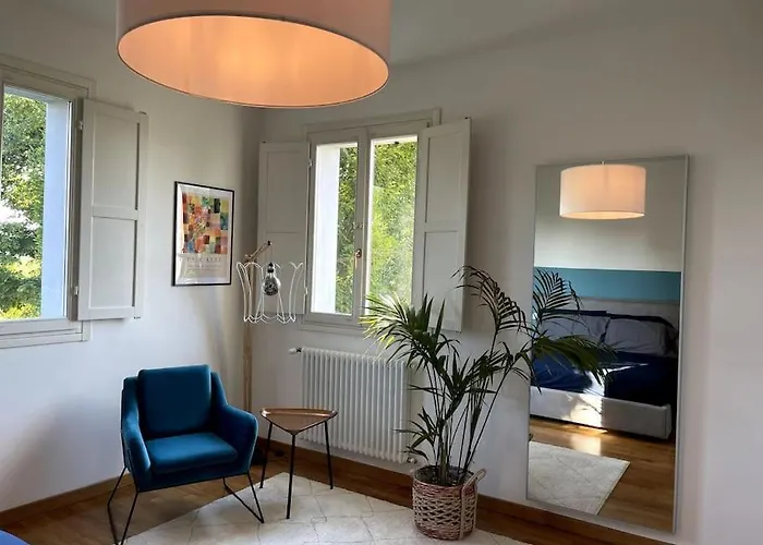 Moderno In Tenuta Melloni Διαμέρισμα *